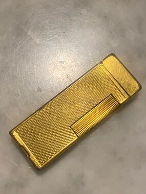Dunhill Gold Textured lighter